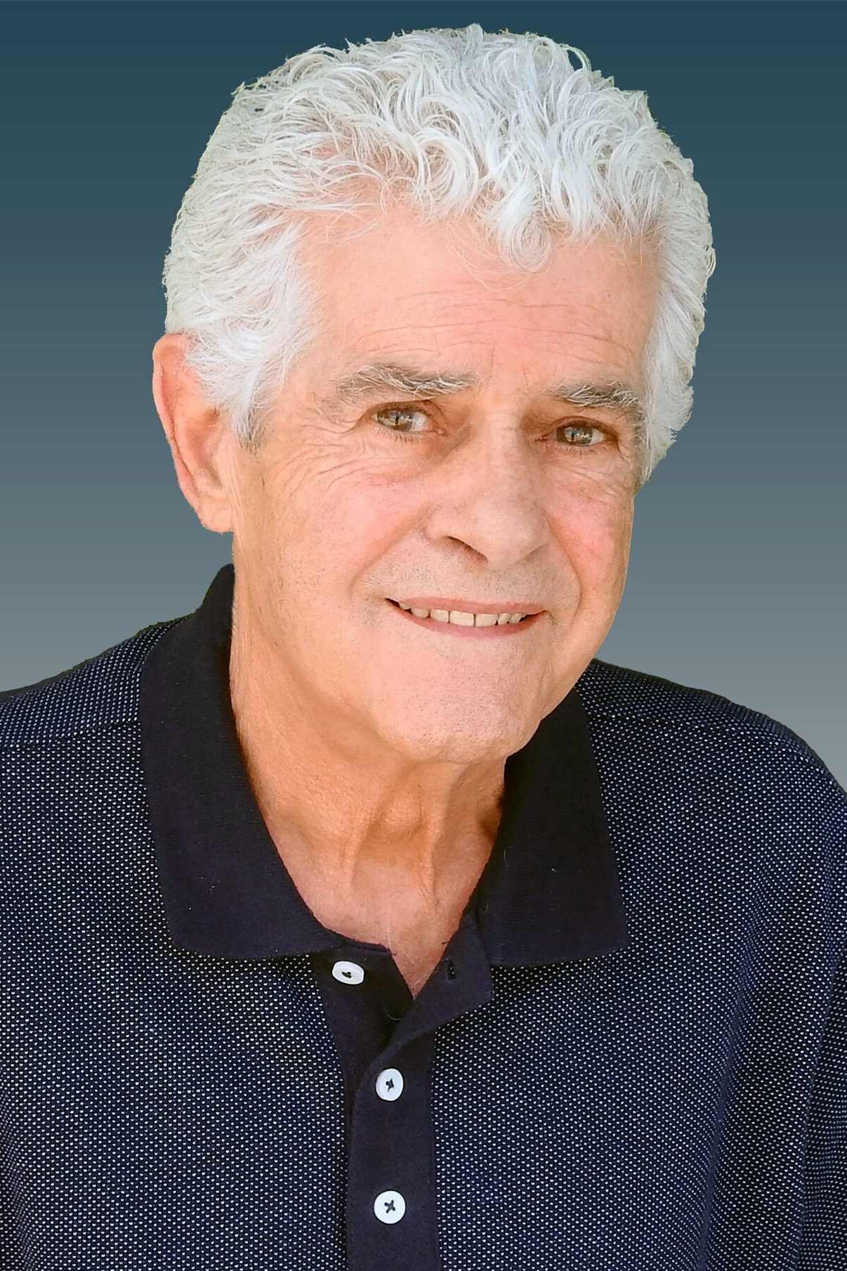 Guillermo Montesinos as Antonio / José al principio in The Court of the Pharaoh