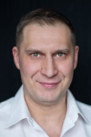 Яків Кучеревський as Дмитрий Неверов капитан in Возвращение Синдбада
