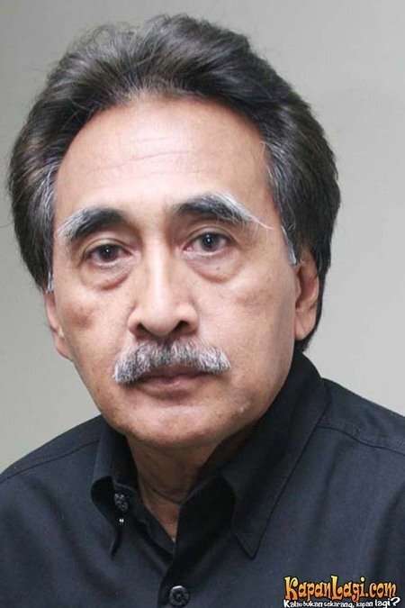 Sophan Sophiaan as Baron Isfandari in I Love You