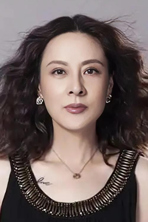 李萍 as 闻清 in 太阳下的雪人