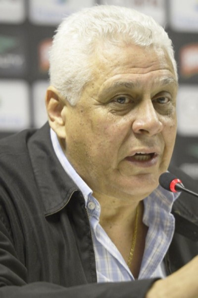 Roberto Dinamite as Himself in Goal Vocation