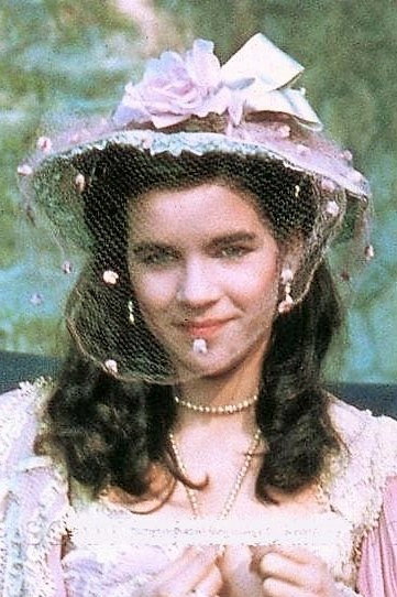 Katya Berger as Katia Bennett in Rosso sangue