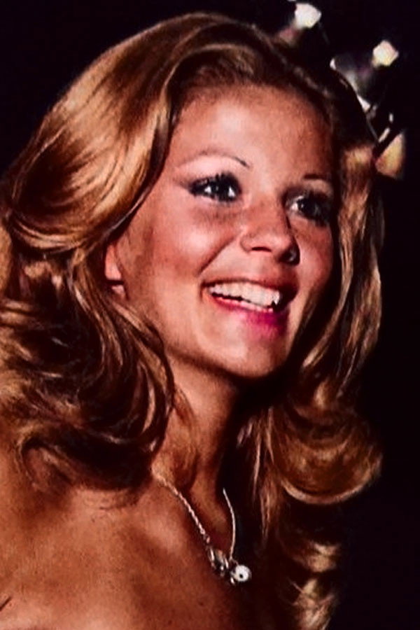 Graciela Alfano as Suegra in Intimate Witness