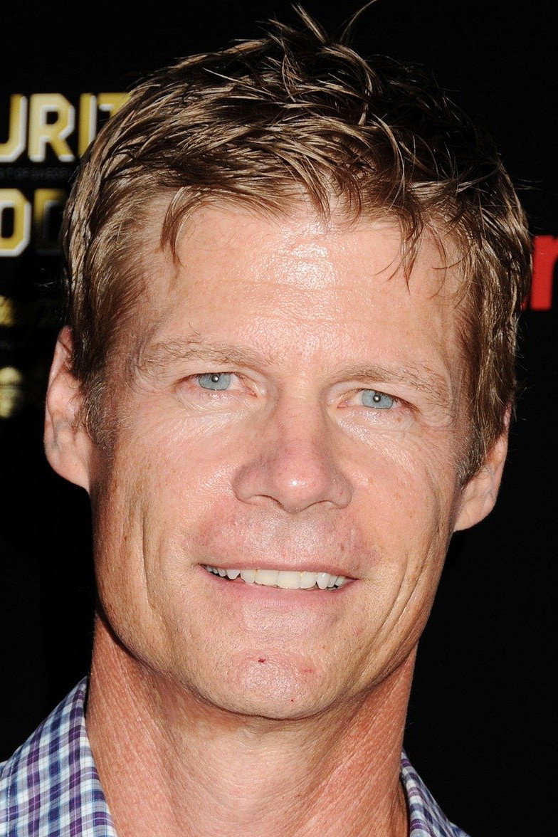 Joel Gretsch as Tom Baldwin in The 4400
