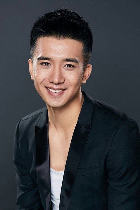 孙绍龙 as 狄昀 in The King of Blaze
