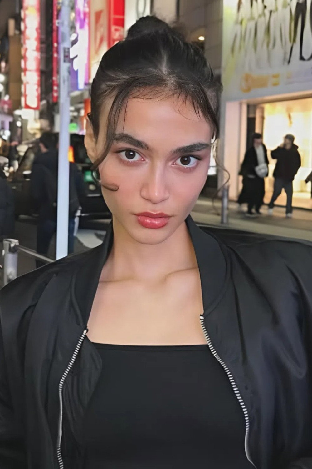 Özge Bilici as Defne in The Coach