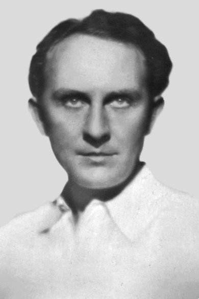 Peter Voß as Oberst Turner in Sergeant Berry