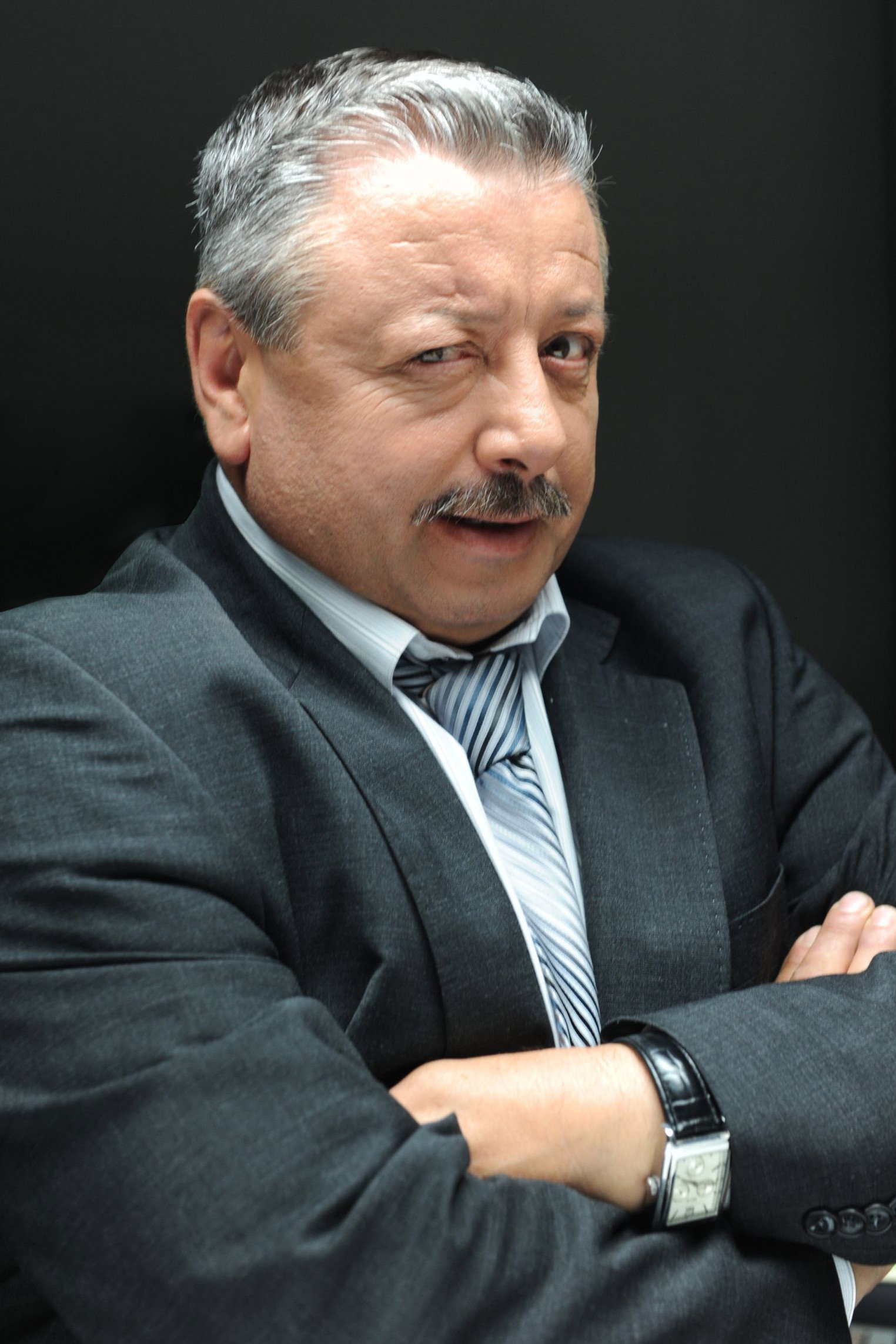Krasimir Rankov as Ivan in Defitzit