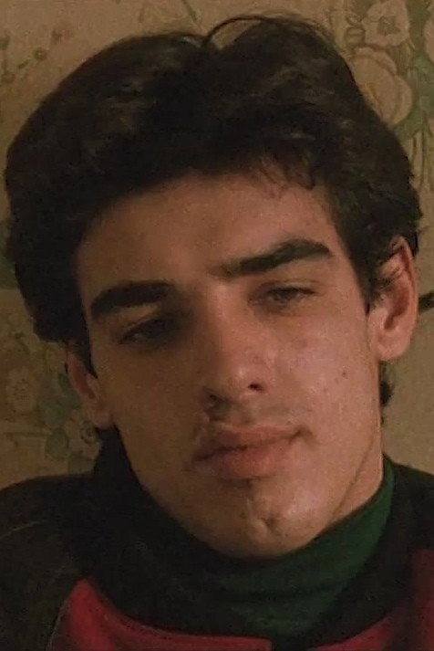 Filippo Genzardi as Pietro in Vite perdute
