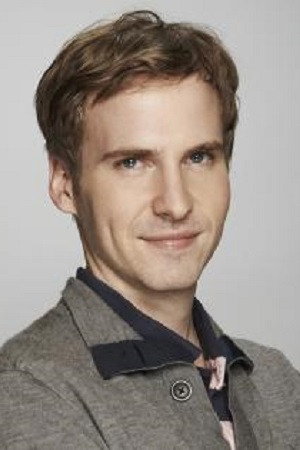 Ryan Spahn as Erik Henry in Grantham & Rose