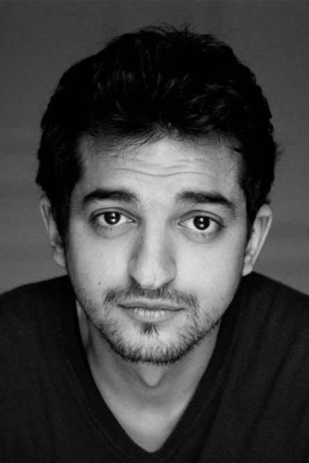 Inan Cicek as Inan in À fleur de boule