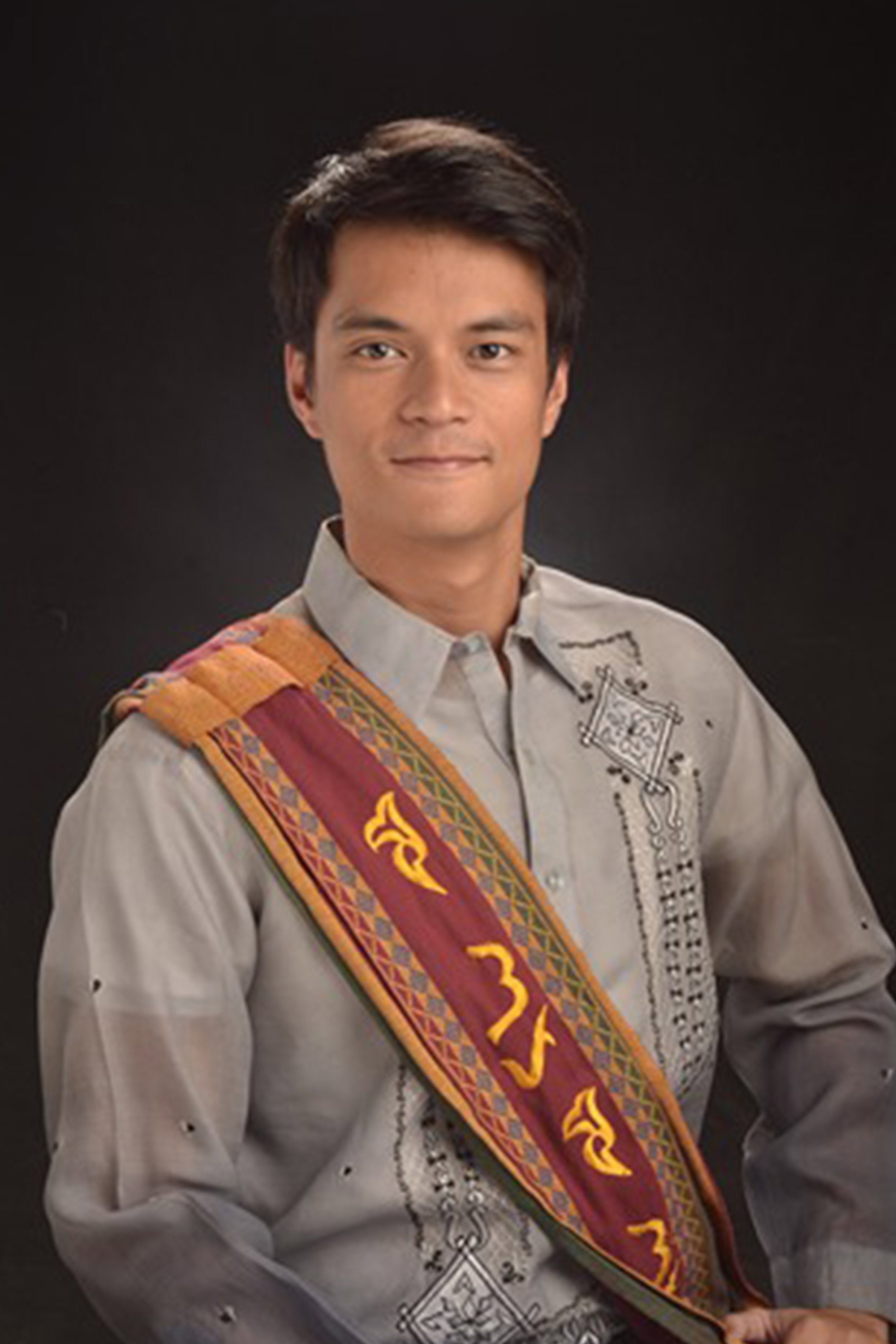 Carlo Tarobal as Ver in Keys to the Heart