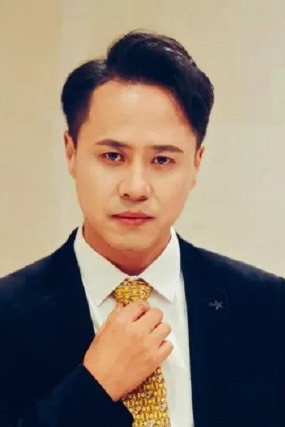 宋昊泽 as Gu Jiang in 真千金竟是缮宝师老祖