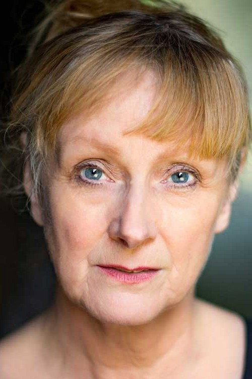 Eithne Browne as Esther in Room at the Top