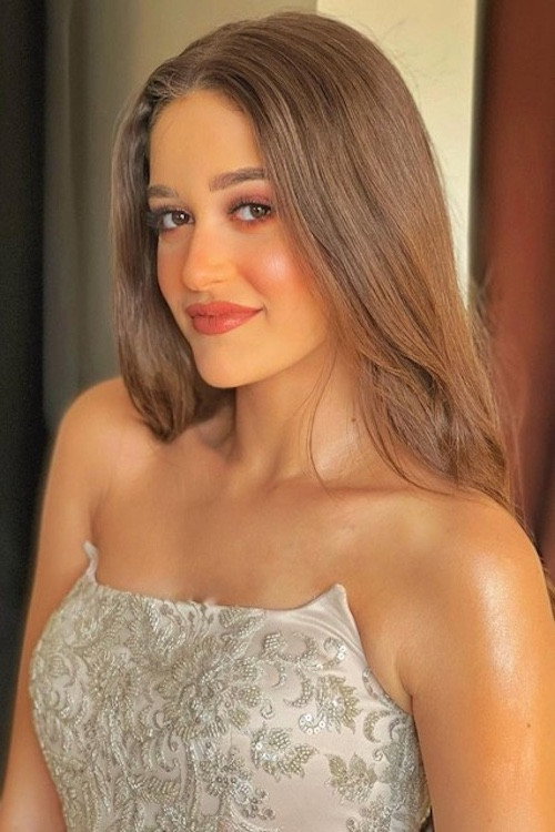 نور إيهاب as Lana in El Harifa 2: Remontada