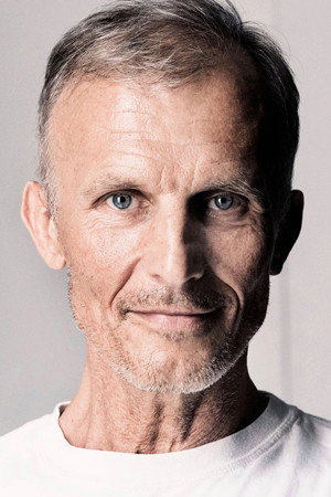 Richard Sammel as Schwartz in Interpol