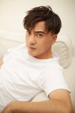 Zhang Ruihan as Duanmu Zheng in My Naughty Classmates
