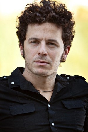Daniele Pilli as Giò in Noi due