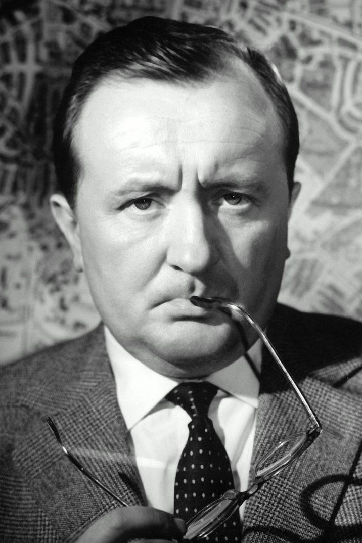 Siegfried Lowitz as Inspector Warren / Henry Arthur Milton in Der Hexer