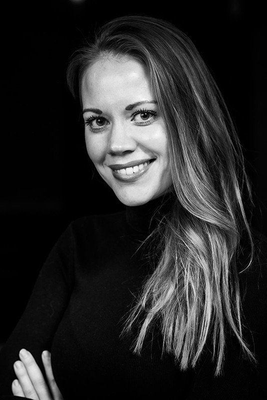 Mari Hauge Einbu as Tina in Bausjen
