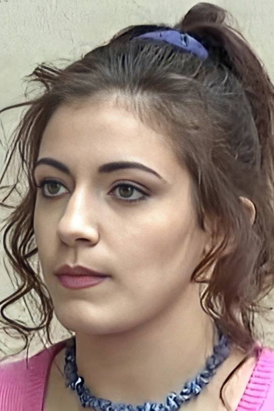 Nadège Arnaud as Gloria Duval in High School