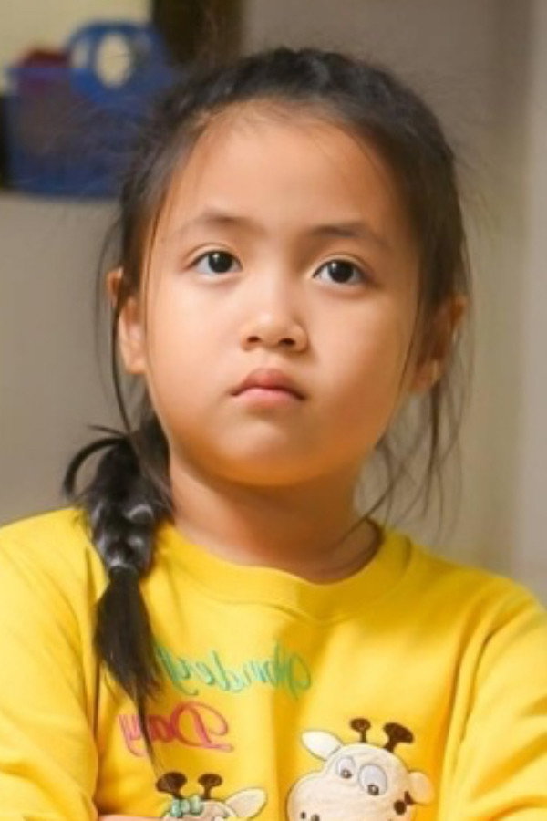 Ngân Chi as Bù Tọt in Dad, I'm Sorry