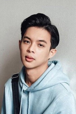 Rey Mbayang as Jati in Yang Tersisa Hanya Cinta