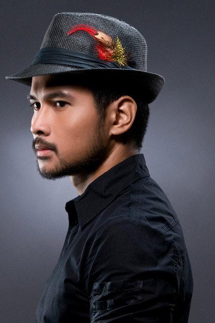 Joem Bascon as Nathaniel "Nathan" Corpuz / Raon in Habang May Buhay