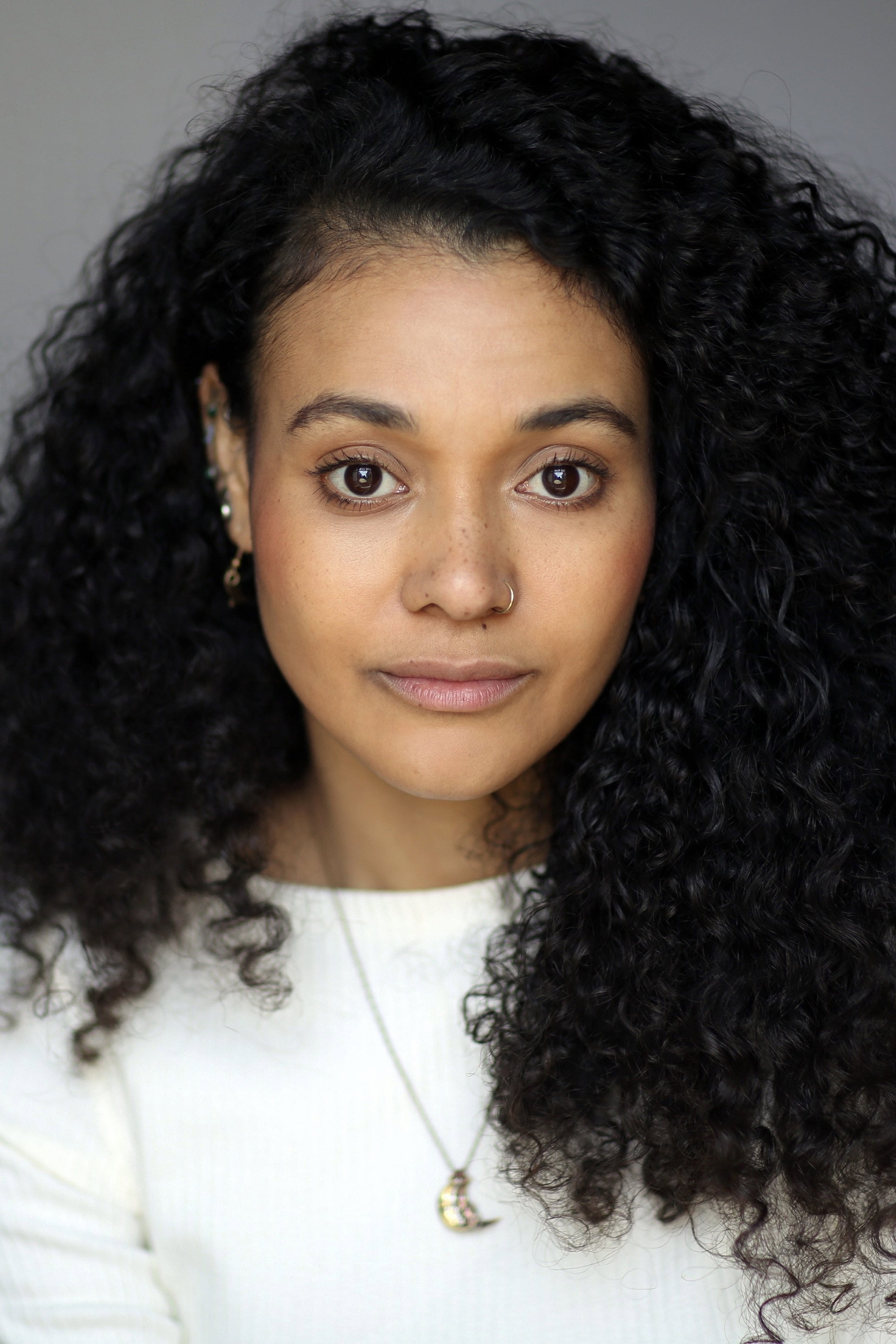 Natasha Cottriall as Intern in Canvas 5