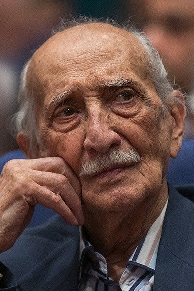 Dariush Asadzade as Shafapour in Ali Konkouri