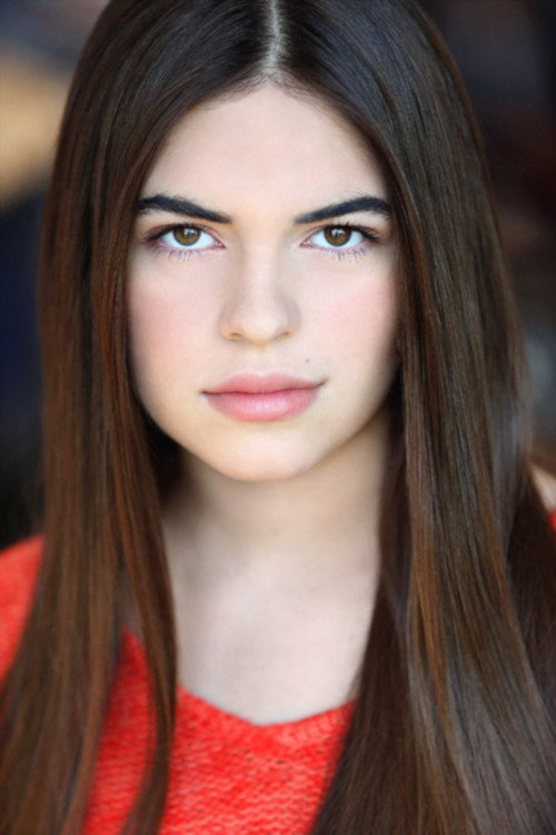 Maitlyn Pezzo as Celeste in Dirt