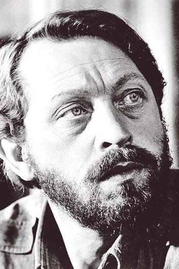 Jiří Zahajský as Staněk in Soví hnízdo