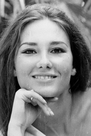 Cristina Businari as Gianna in The Children of Violent Rome