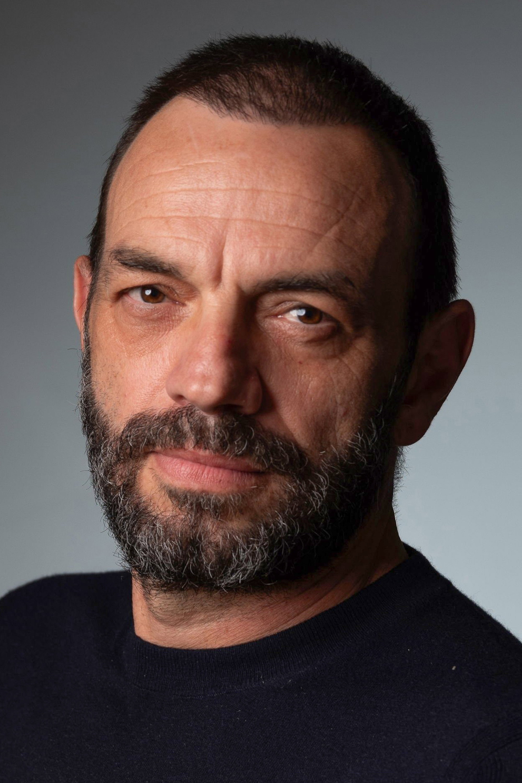 Edon Rizvanolli as Eri in Das Meer ist der Himmel