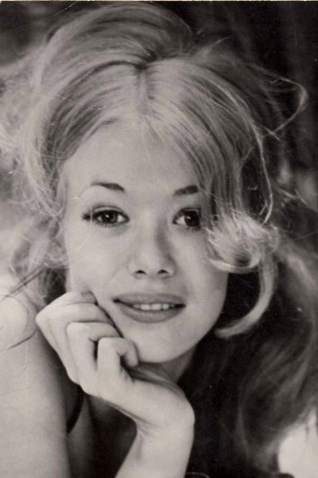 Peggy Neal as Lisa in The X from Outer Space