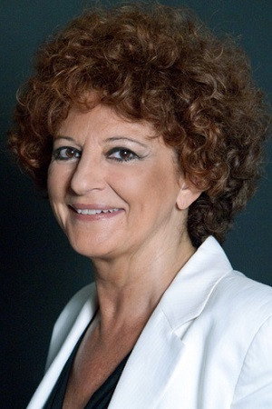Ludovica Modugno as Iside in Sposami