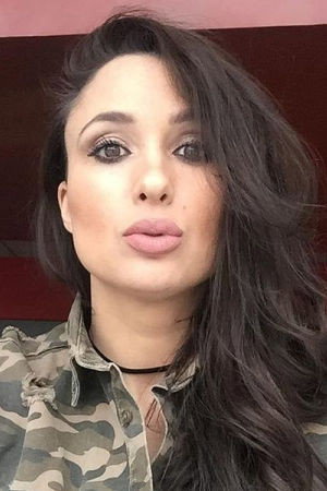 Mounira Hadj Mansour as Nadia in Abi