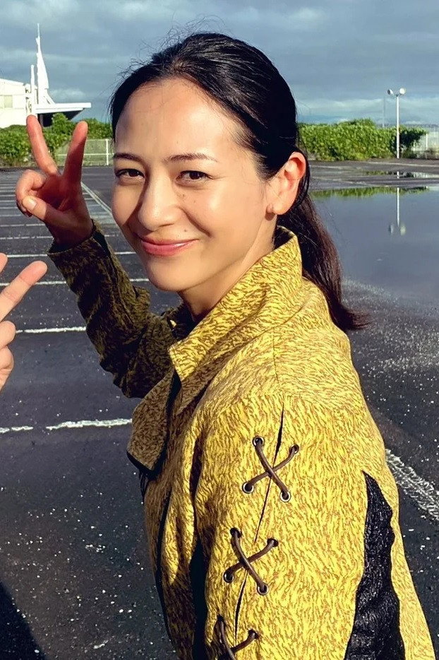いとうあいこ as Aya Jinguji in Ultraman Mebius & Ultra Brothers