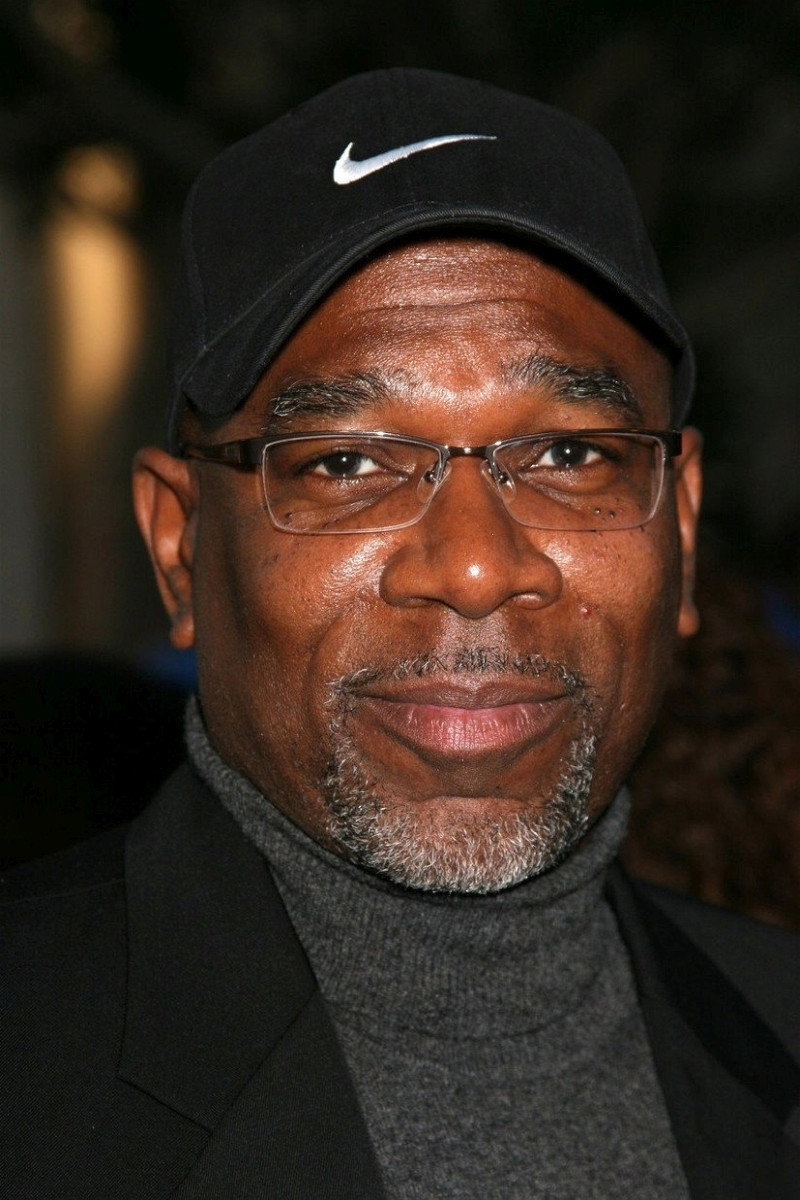 Alfonso Freeman as Roger Chambers in The Bucket List