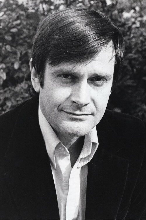 Ralph Bates as Sanders in Dangerous Knowledge