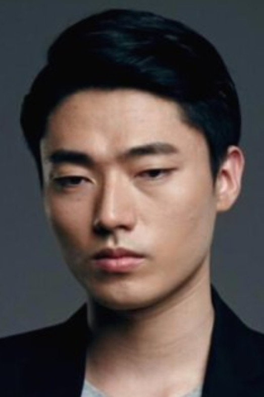 Do Yun as Kim Dong-yoon in Gyun: Abandoned Children