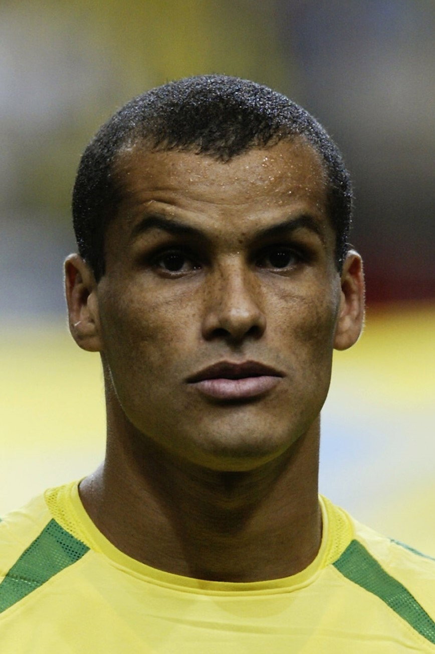 Rivaldo as Self (archive footage) in Unidos por el balón de oro