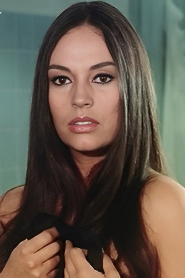 Diana Lorys as Lucía in Salto mortal