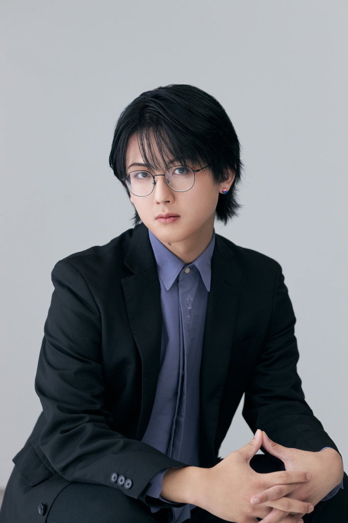 三浦魁 as Rokuro Kiriyama (voice) in Tougen Anki