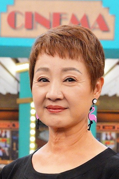 鮑正芳 as Bei Bei's Gandmother in The Silent Forest