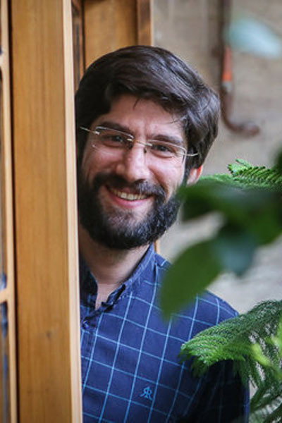 Ebrahim Amini as Mohsen Rezaei in The Last Days of Winter