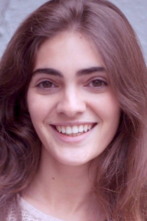 Tess Boutmann as Sarah in Coléoptère