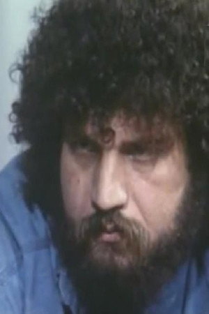 Nabil El Hawari as Elnunu in Helaly Grip