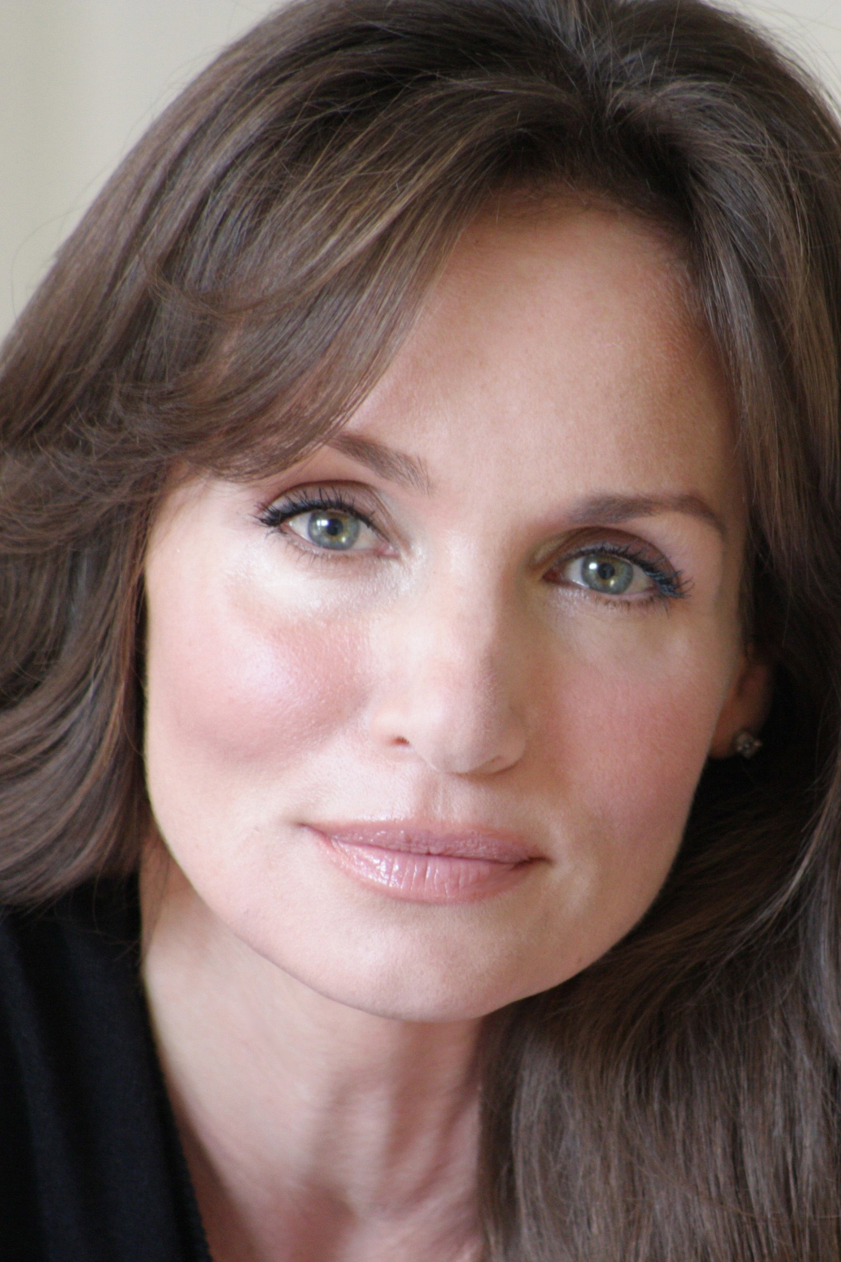 Kristen Cloke as Leigh Colvin in Black Christmas