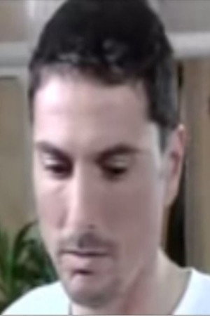 Salim Halal as حسن حسونة in The Station